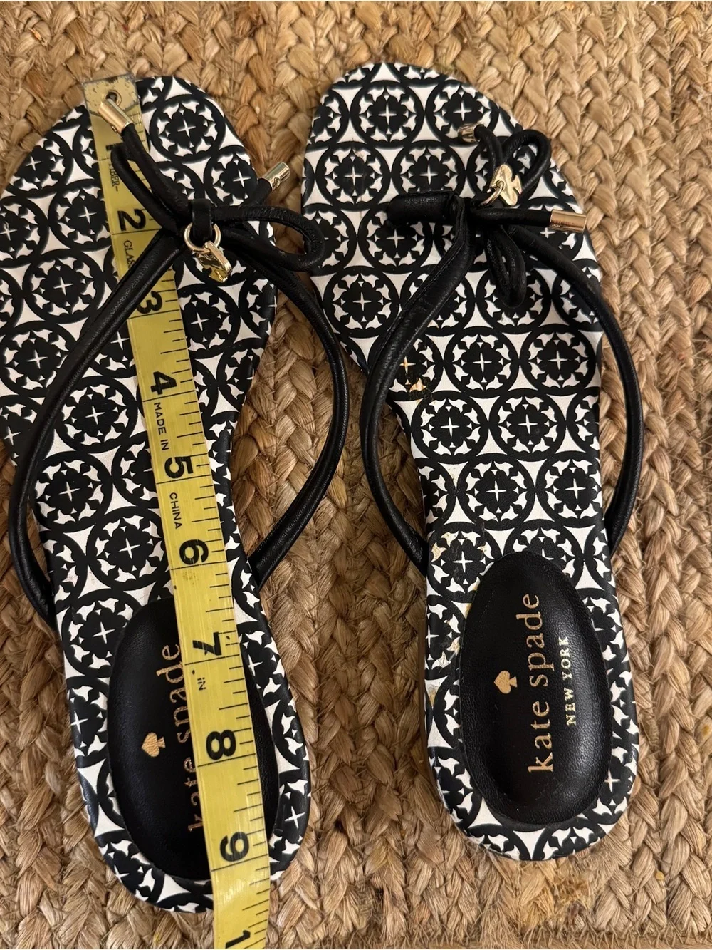 Kate Spade Women’s Size 6 Black White Geometric Sandals